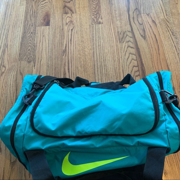 Vintage retro NIKE Gym Bag - Picture 2 of 8